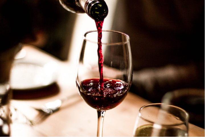 Four different ways of making wine: you decide