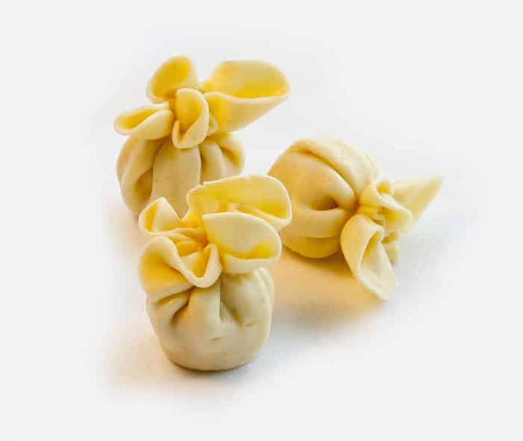 How Do You Shape a Sacchetti?