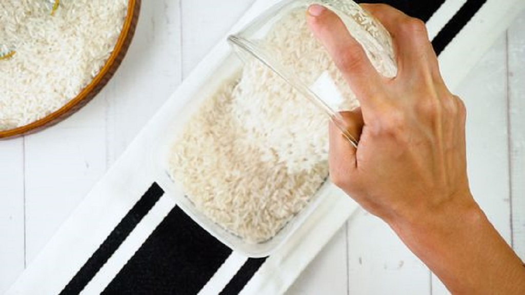 To maximize the shelf life of your cooked rice, follow these storage tips