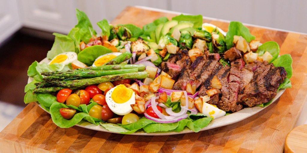 Satisfying Shaved Steak Salad