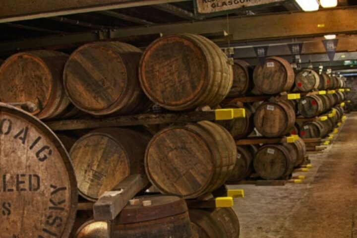 The Ultimate Guide to Whiskey Barrels: How Aging Impacts Flavor